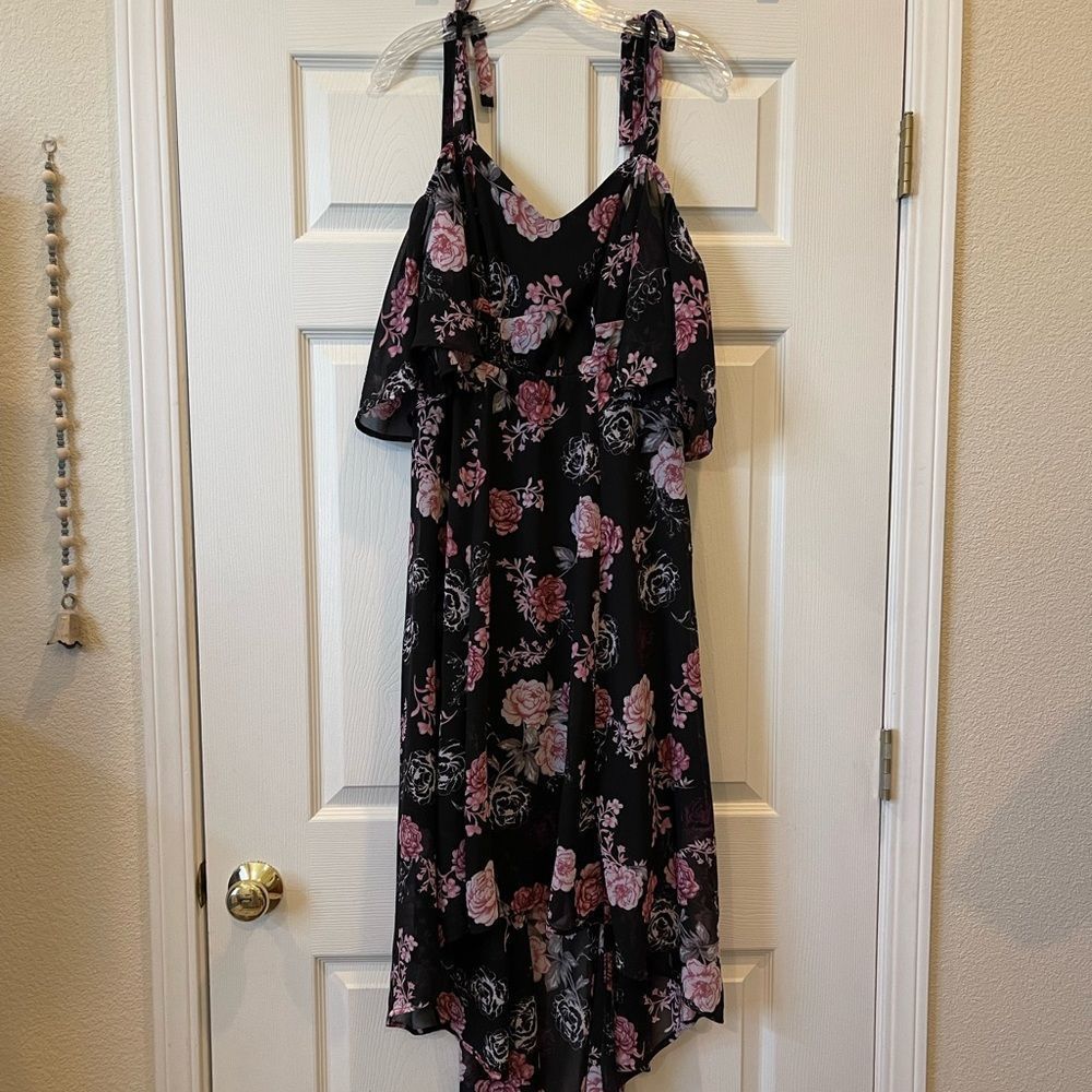 Torrid Cold Shoulder Rose Dress - Picture 3 of 12